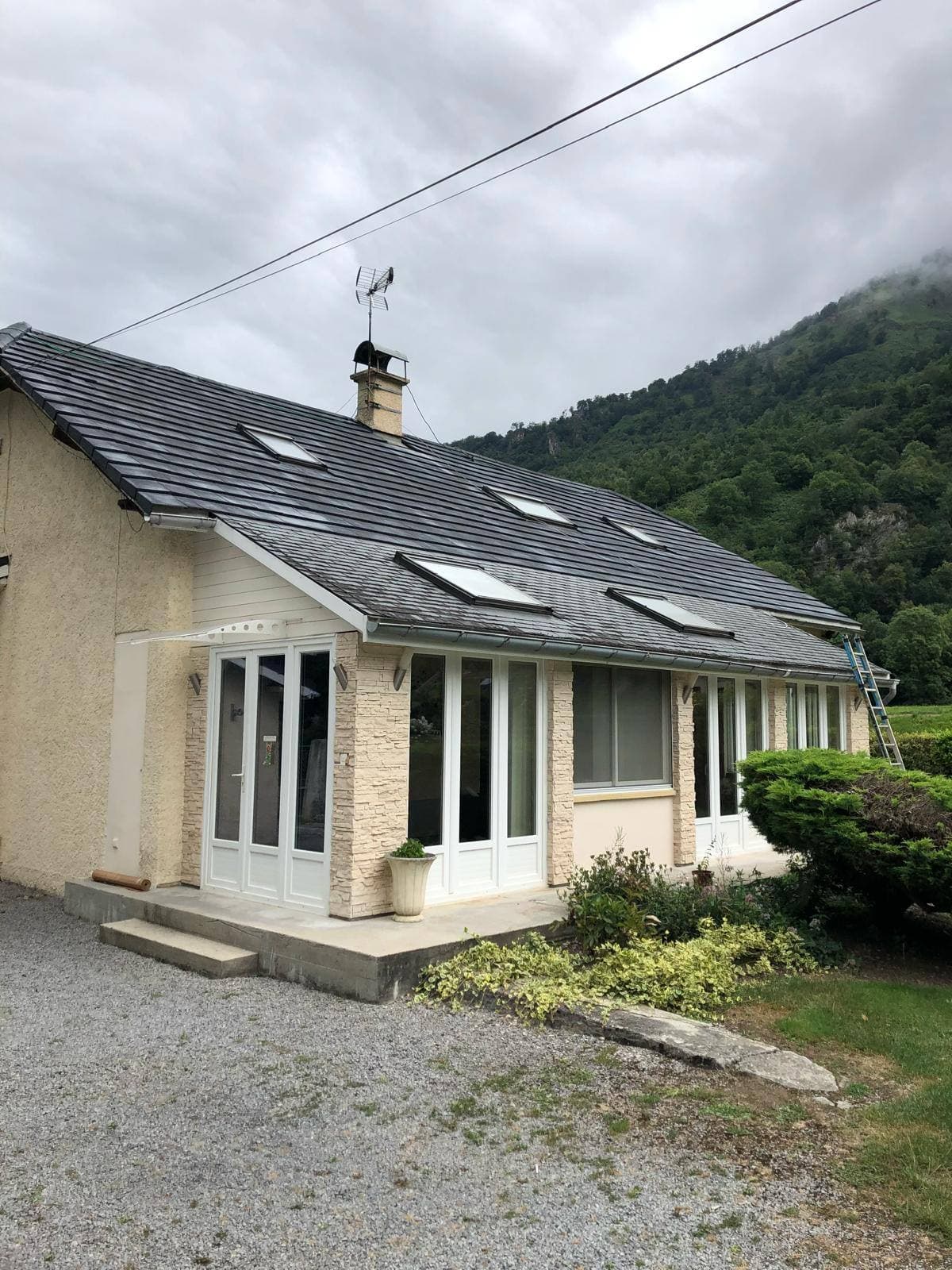 Rénovation de toiture en ardoise terminée